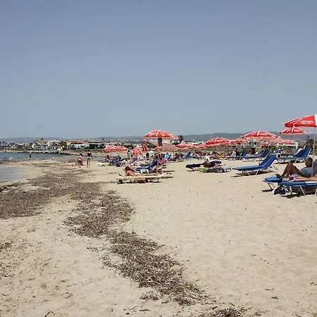 Molos Apartment Paphos